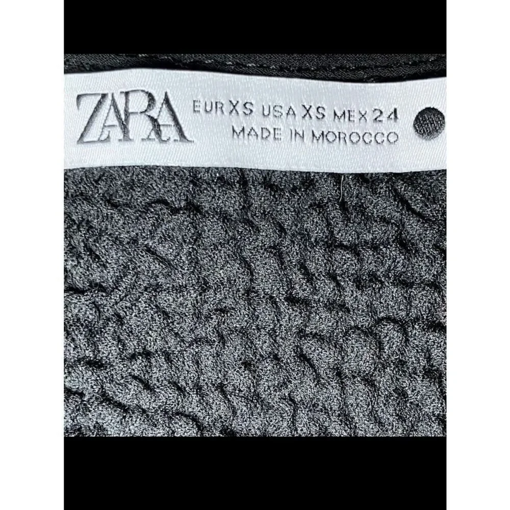 Zara Textured Crop Top with Raglan 3/4 Sleeves in Dark Black Women’s XS